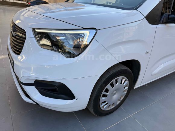 Acil satılık Opel Combo xl yetkili servis bakımlı bu ay bitiyor garantisi