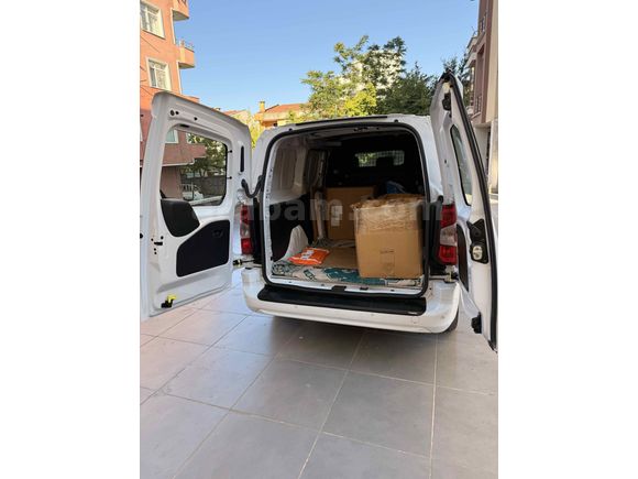 Acil satılık Opel Combo xl yetkili servis bakımlı bu ay bitiyor garantisi