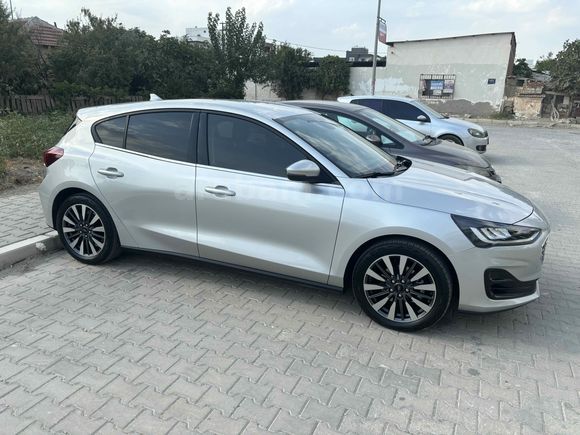 Sahibinden tertemiz değişensiz düşük km hatchback focus