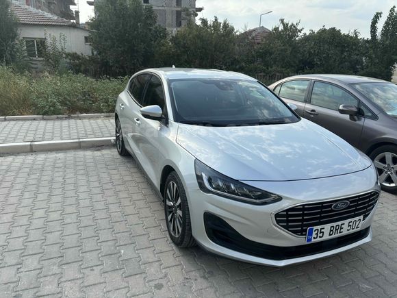 Sahibinden tertemiz değişensiz düşük km hatchback focus