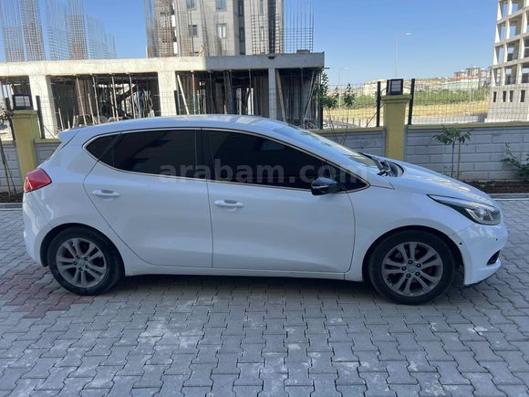 Sahibinden Kia Ceed 1.6 CRDi Concept Plus 2012 Model 
