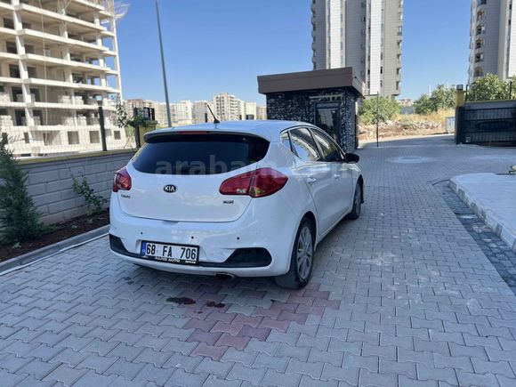 Sahibinden Kia Ceed 1.6 CRDi Concept Plus 2012 Model 