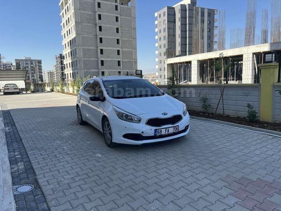 Sahibinden Kia Ceed 1.6 CRDi Concept Plus 2012 Model 