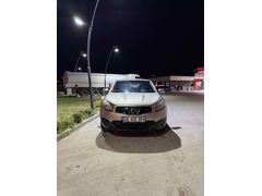 VADE VE TAKAS İMKANIYLA TR TEK Nissan Qashqai 1.6 Platinum 2011 Model Ankara