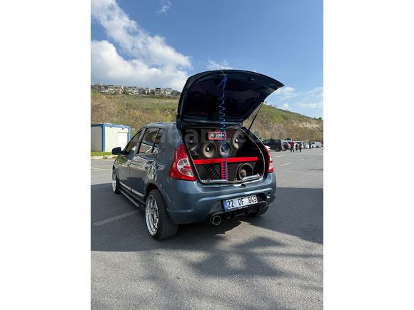 Göz bebeği Dacia Sandero 1.4 Laureate 