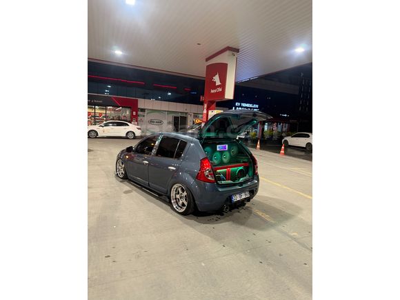Göz bebeği Dacia Sandero 1.4 Laureate 