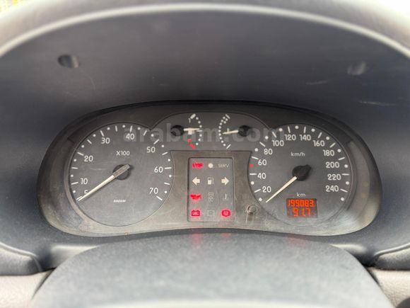Sahibinden Renault Clio 1.4 RNA 2000 Model