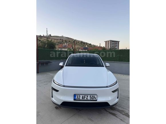 Sahibinden Tesla Model Y Standart (Juniper) 2025 Model  24.000 km Beyaz
