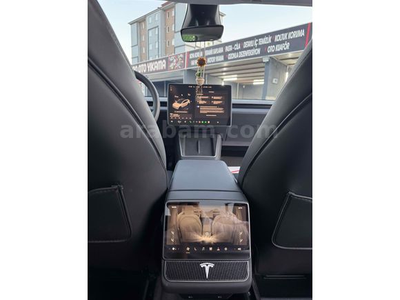 Sahibinden Tesla Model Y Standart (Juniper) 2025 Model  24.000 km Beyaz