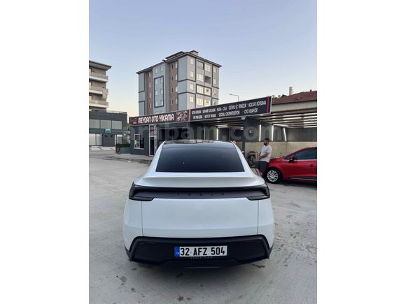 Sahibinden Tesla Model Y Standart (Juniper) 2025 Model  24.000 km Beyaz