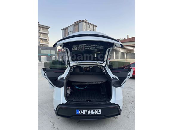 Sahibinden Tesla Model Y Standart (Juniper) 2025 Model  24.000 km Beyaz