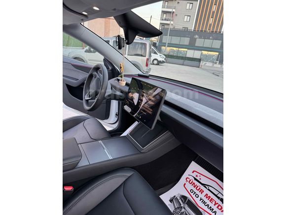 Sahibinden Tesla Model Y Standart (Juniper) 2025 Model  24.000 km Beyaz