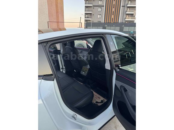 Sahibinden Tesla Model Y Standart (Juniper) 2025 Model  24.000 km Beyaz