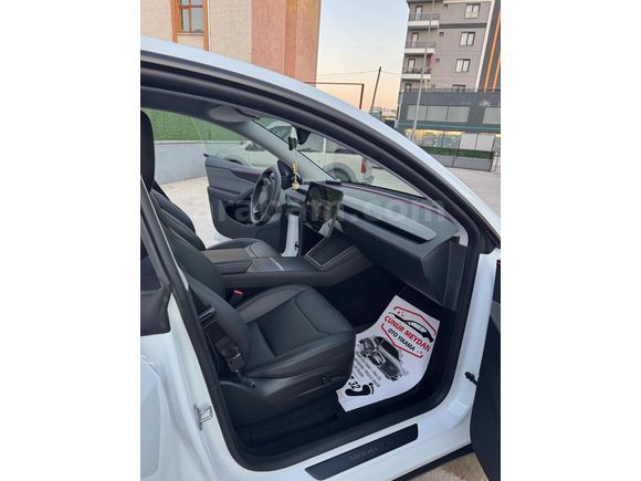 Sahibinden Tesla Model Y Standart (Juniper) 2025 Model  24.000 km Beyaz