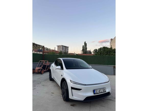 Sahibinden Tesla Model Y Standart (Juniper) 2025 Model  24.000 km Beyaz