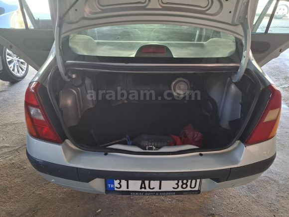 Sahibinden Renault Clio 1.4 2004 Model