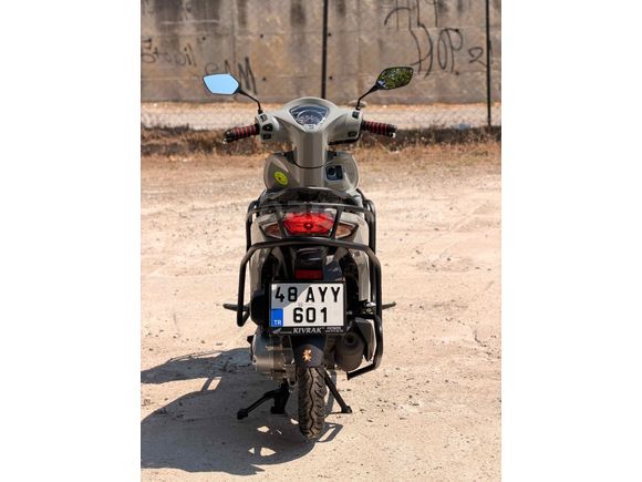 2500 km’de Sahibinden 2025 Anahtarsız Çalışma Honda Dio 