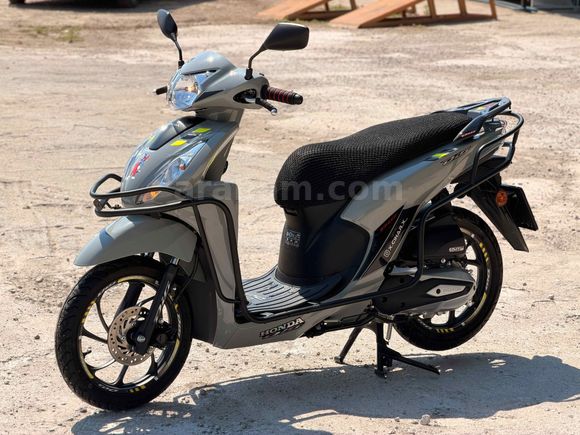 2500 km’de Sahibinden 2025 Anahtarsız Çalışma Honda Dio 
