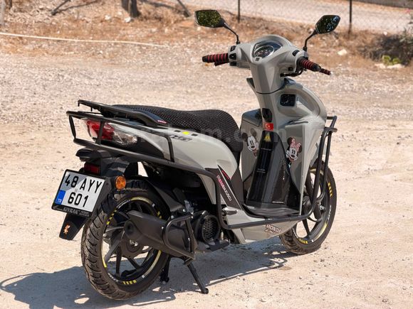 2500 km’de Sahibinden 2025 Anahtarsız Çalışma Honda Dio 