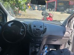 Tourneo Courier hususi dönüşüme uygun 