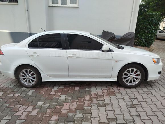 Sahibinden Mitsubishi Lancer 1.6 Invite 2011 Model