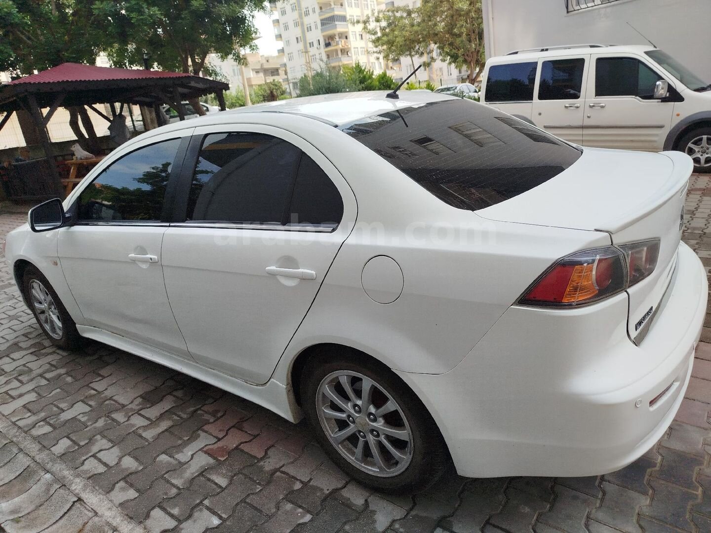 Sahibinden Mitsubishi Lancer 1.6 Invite 2011 Model Osmaniye 312.000 km Beyaz 3