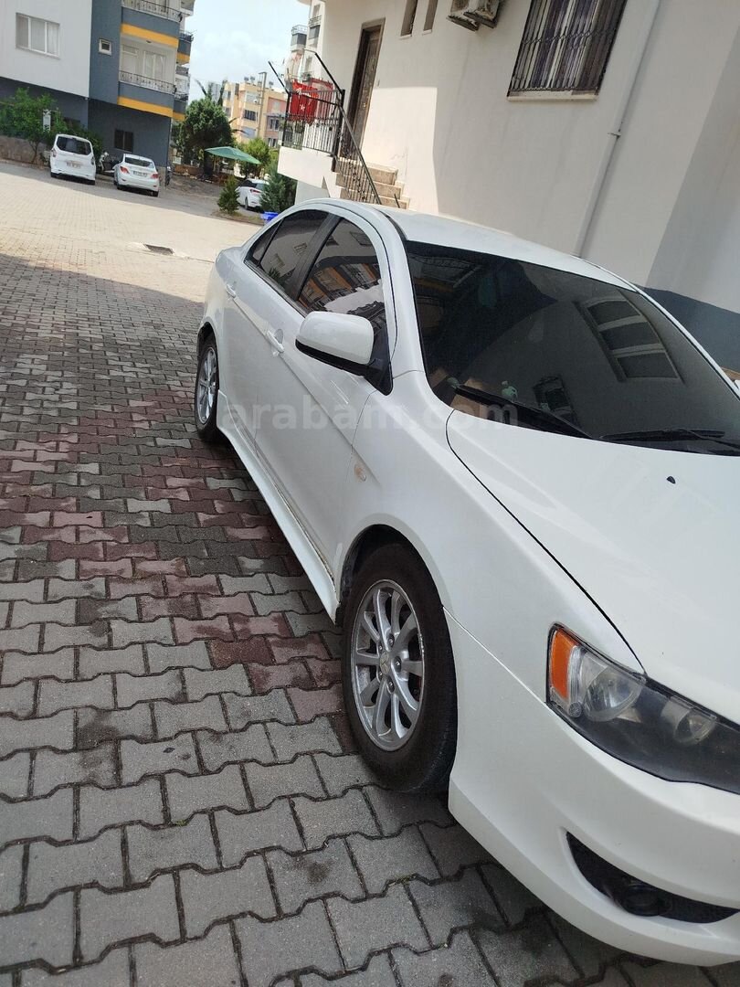 Sahibinden Mitsubishi Lancer 1.6 Invite 2011 Model Osmaniye 312.000 km Beyaz 2