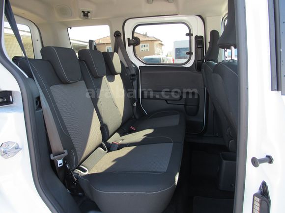 BÜYÜKSOYLU'DAN 2024 TOURNEO COURİER 1.5 ECOBLUE DELUXE 100 HP