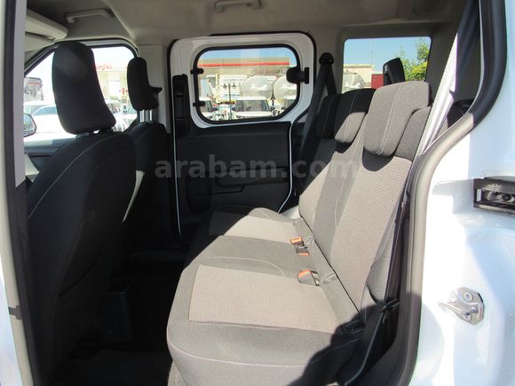 BÜYÜKSOYLU'DAN 2024 TOURNEO COURİER 1.5 ECOBLUE DELUXE 100 HP