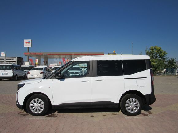BÜYÜKSOYLU'DAN 2024 TOURNEO COURİER 1.5 ECOBLUE DELUXE 100 HP