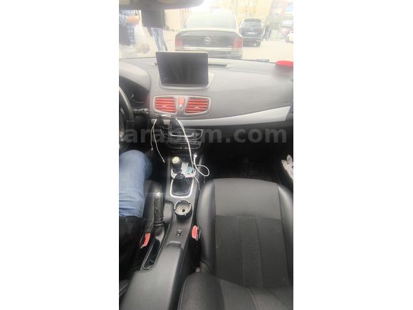 Sahibinden Renault Megane 1.5 dCi Dynamique 2010 Model  303.000 km Mavi