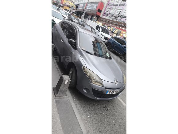 Sahibinden Renault Megane 1.5 dCi Dynamique 2010 Model  303.000 km Mavi