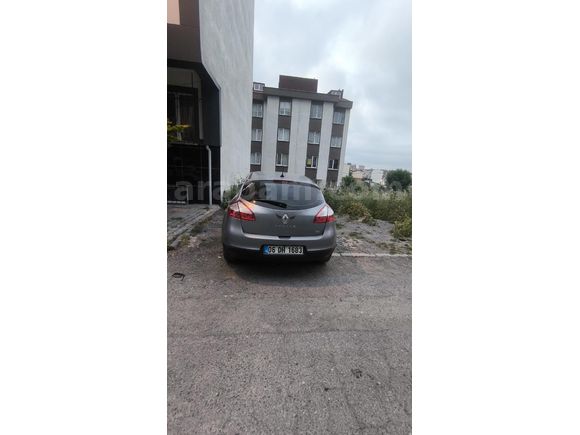 Sahibinden Renault Megane 1.5 dCi Dynamique 2010 Model  303.000 km Mavi