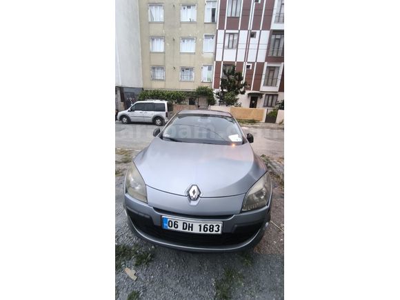 Sahibinden Renault Megane 1.5 dCi Dynamique 2010 Model  303.000 km Mavi
