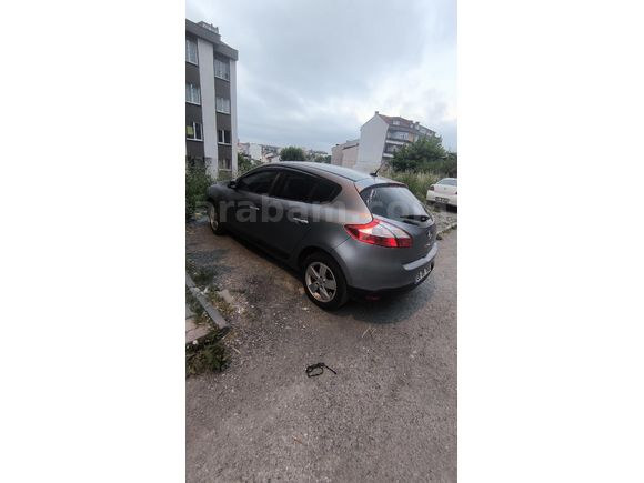 Sahibinden Renault Megane 1.5 dCi Dynamique 2010 Model  303.000 km Mavi
