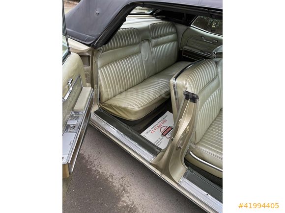 V-8 Cabrio.