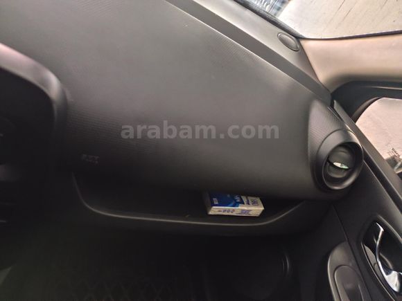 Sahibinden Renault Clio 1.2 joy 2012 Model  153.000 km Siyah