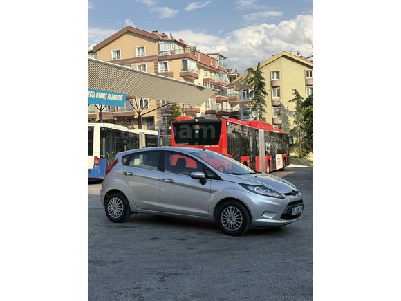 1.4 OTOMATİK FORD FİESTA  