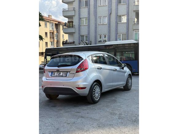 1.4 OTOMATİK FORD FİESTA  