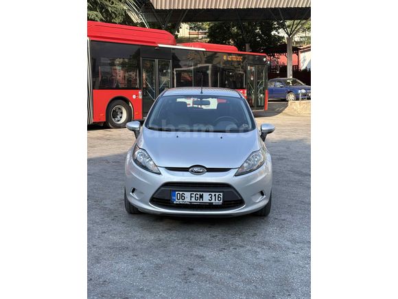 1.4 OTOMATİK FORD FİESTA  