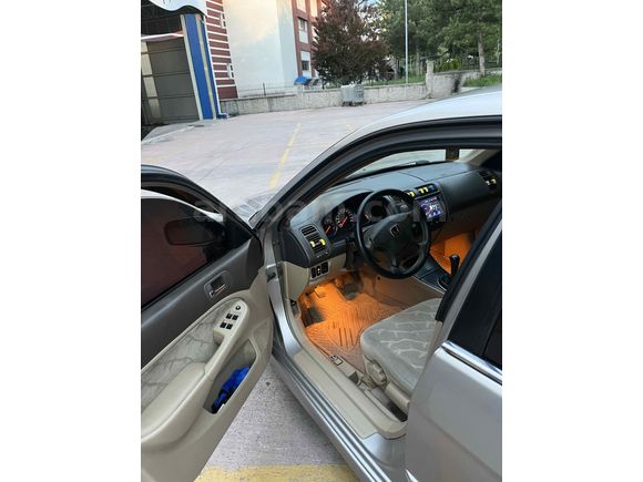 Honda Civic 1.6i VTEC LS 2005 Model 