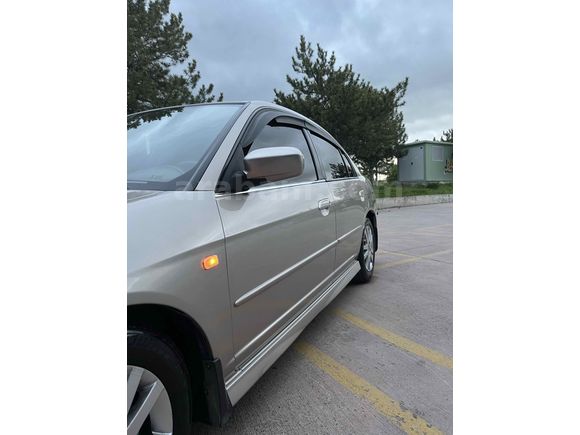 Honda Civic 1.6i VTEC LS 2005 Model 