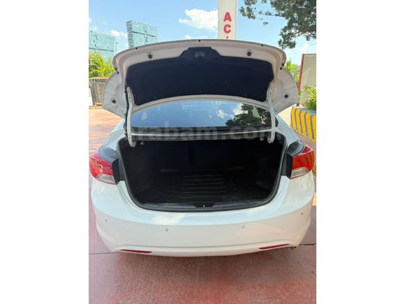 Sahibinden Hyundai Elantra DEĞİŞENSİZ 2 PARÇA LOKAL