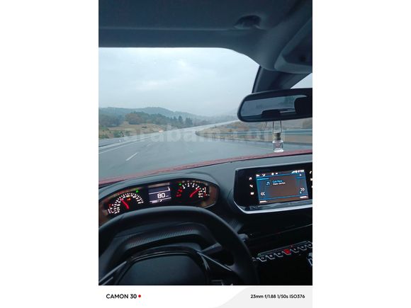 Sahibinden Peugeot 2008 1.2 PureTech Active 2021 Model 21.000 KM BOYA HASAR YOK.AİLE ARACI