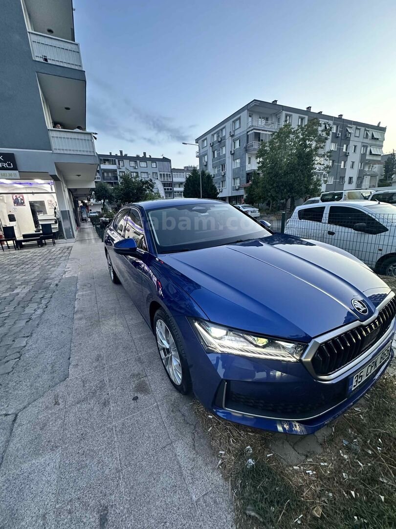 Sahibinden Skoda SuperB 1.5 TSI Hybrid Prestige 2025 Model İzmir 20.000 km Mavi 1