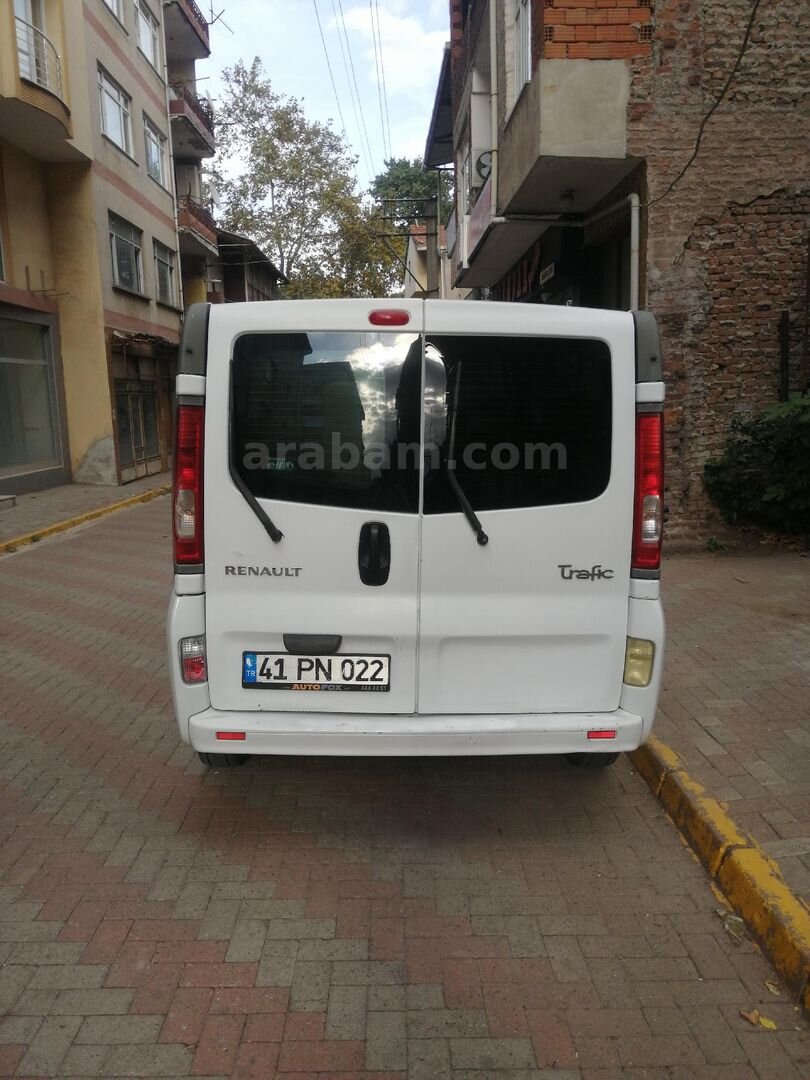 Sahibinden Renault Trafic 2.0 DCI Grand Confort 2010 Model Kocaeli 392.000 km Beyaz 2