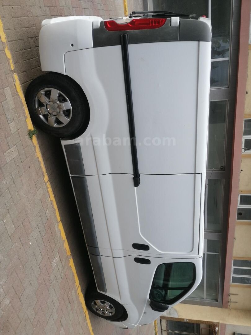 Sahibinden Renault Trafic 2.0 DCI Grand Confort 2010 Model Kocaeli 392.000 km Beyaz 3