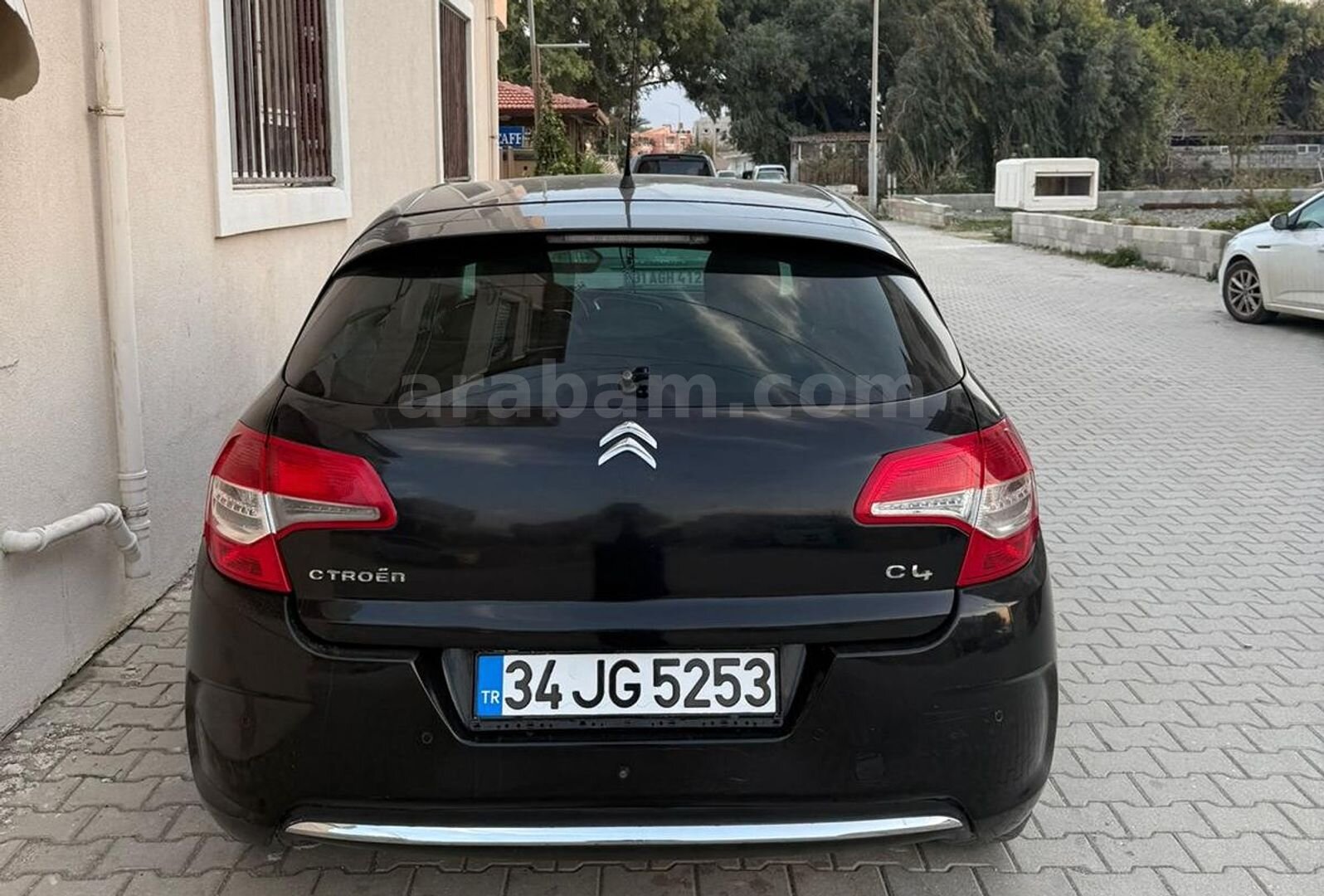 Galeriden Citroen C4 1.6 e-HDi Confort 2012 Model Hatay 200.000 km Siyah 2