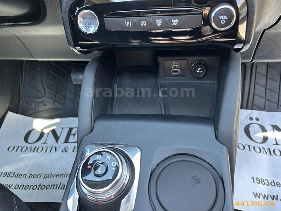 -ÖNER- 2025 KUGA TİTANİUM +KIŞ PAKETİ HATASIZ