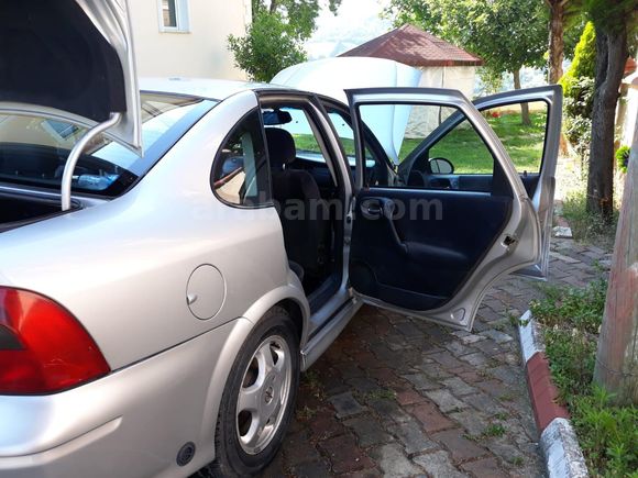 Sahibinden Opel Vectra 1.6 Comfort 2000 Model